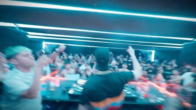 Debuut in Polen en Colombia