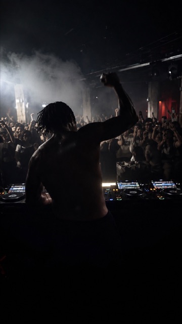 Instagram-Post von Dark Matter: Thank you for all the support on this track