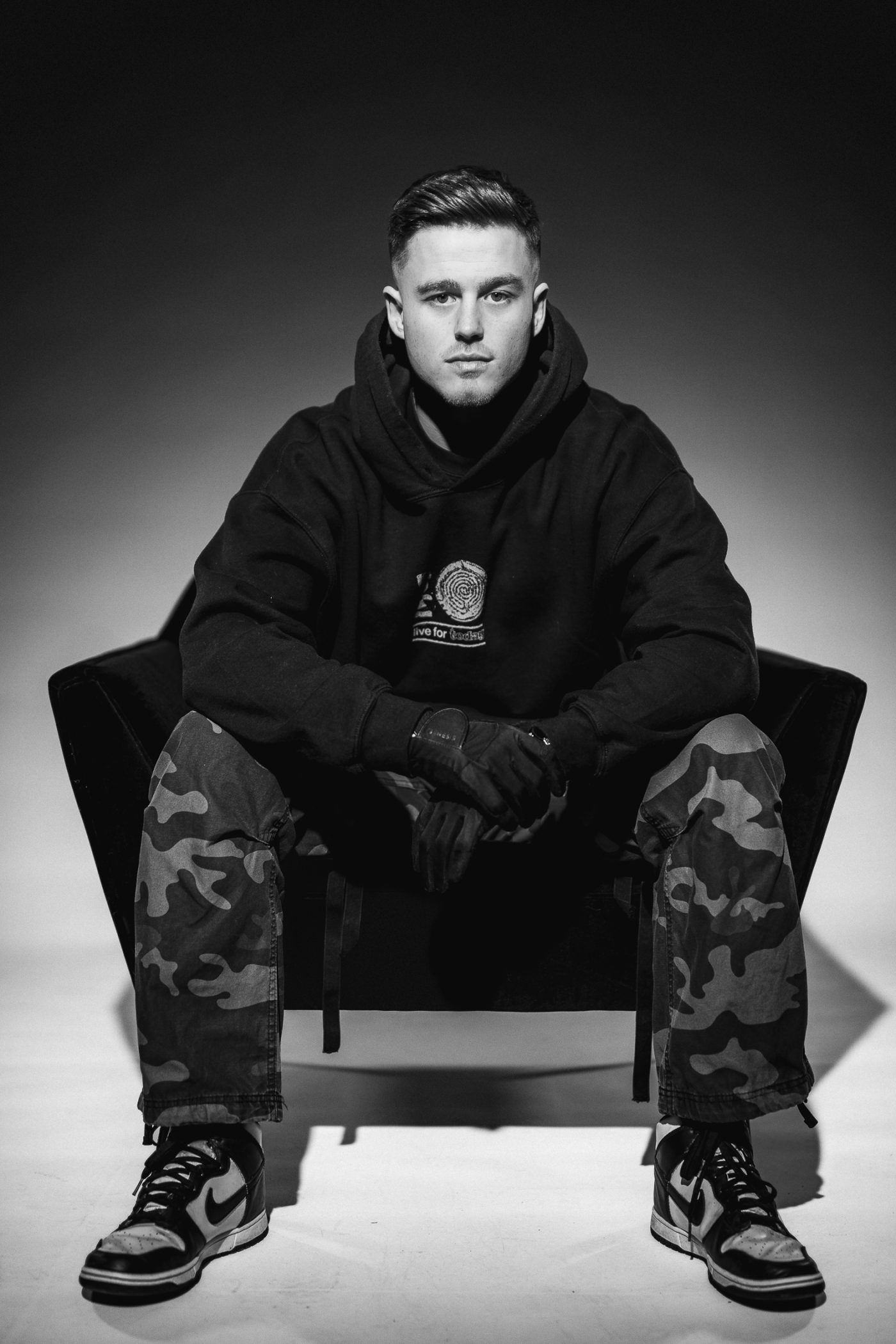 FØSS, Hard Techno & Hard Dance DJ – press photo 2