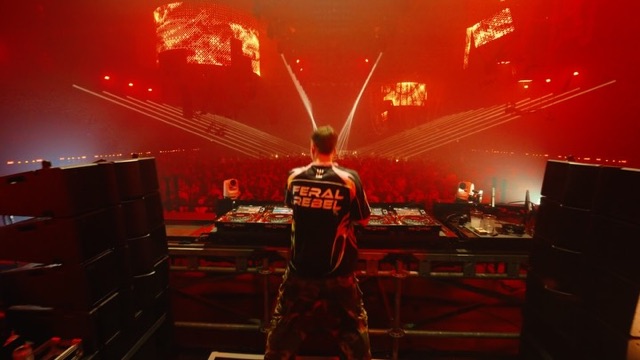 Rave Rebels: 15,000 ravers